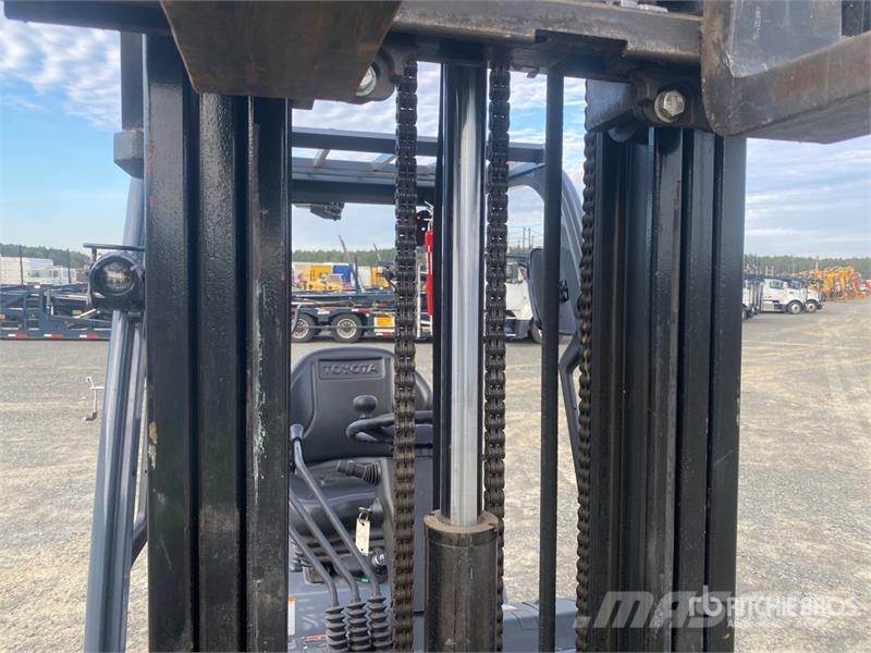 Toyota 50-8FGCU25 4500 lb Cushion Tire Forklift Other