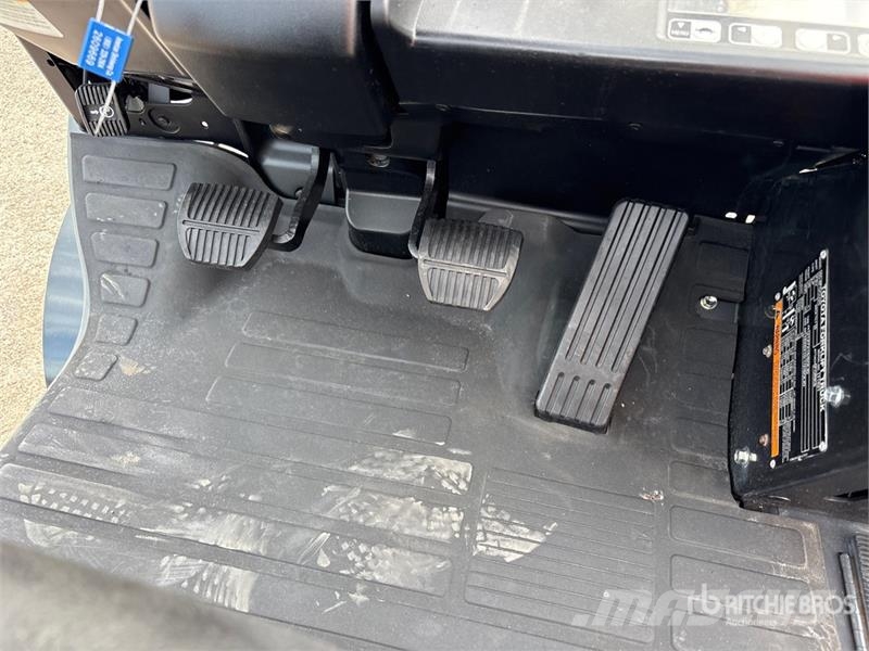 Toyota 50-8FGCU25 5000 lb Cushion Tire Forklift Другие складские механизмы