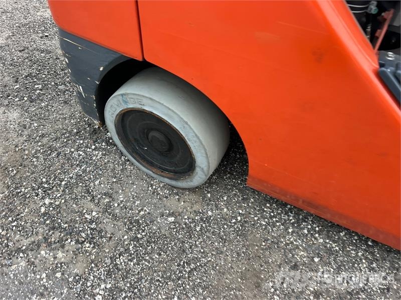 Toyota 50-8FGCU30 5120 lb Cushion Tire Forklift شاحنات ذات رافعات شوكية - أخرى