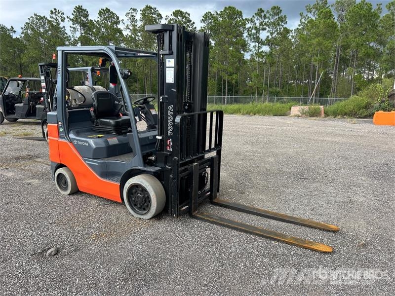 Toyota 50-8FGCU30 5120 lb Cushion Tire Forklift شاحنات ذات رافعات شوكية - أخرى