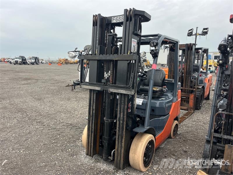 Toyota 50-8FGCU32 5200 lb Cushion Tire Forklift Інше