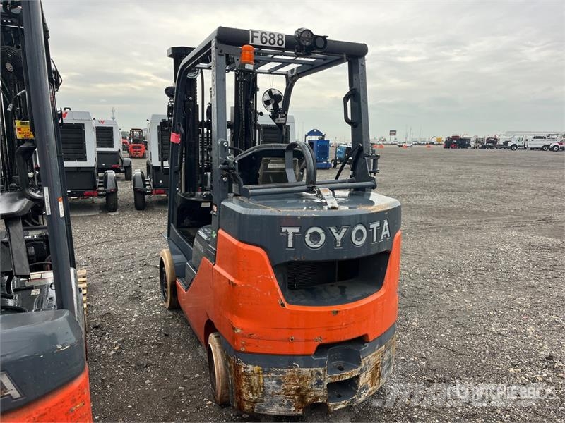 Toyota 50-8FGCU32 5200 lb Cushion Tire Forklift Інше