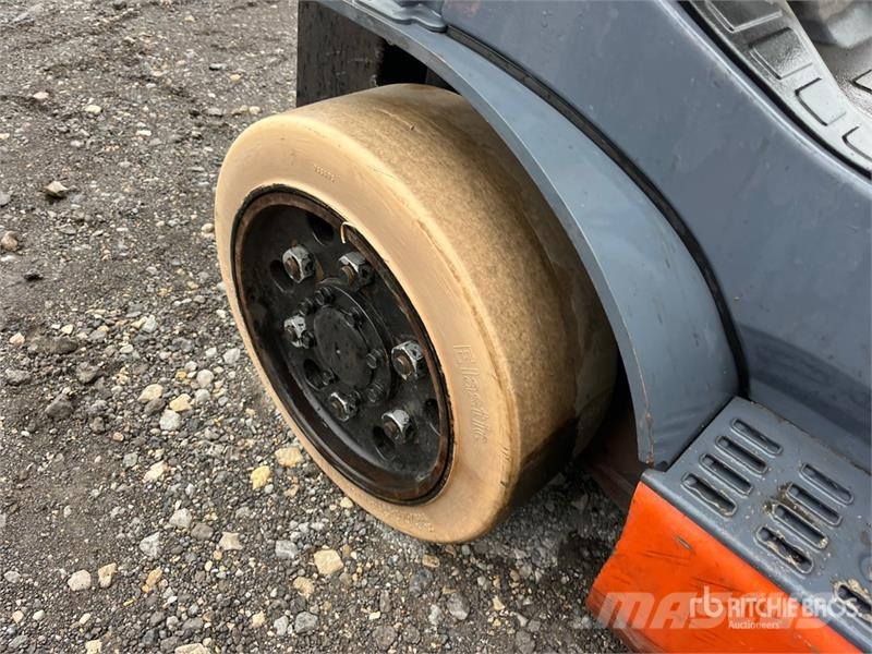 Toyota 50-8FGCU32 5200 lb Cushion Tire Forklift Інше