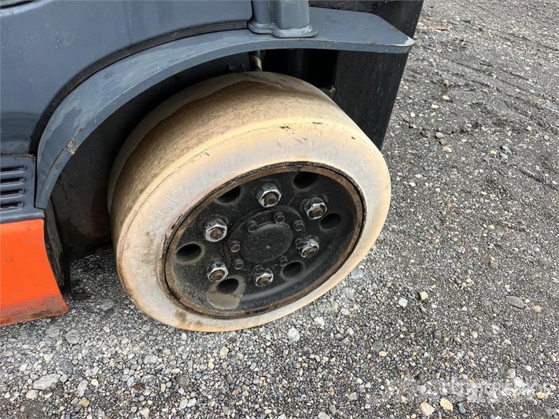 Toyota 50-8FGCU32 5200 lb Cushion Tire Forklift Інше