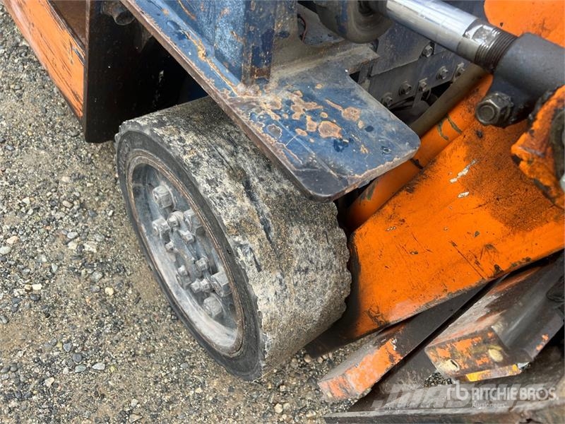 Toyota 5FGC25 4700 lb Cushion Tire Forklift Andere Gabelstapler