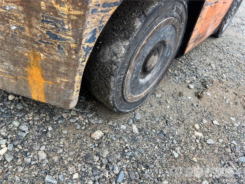 Toyota 5FGC25 4700 lb Cushion Tire Forklift Andere Gabelstapler
