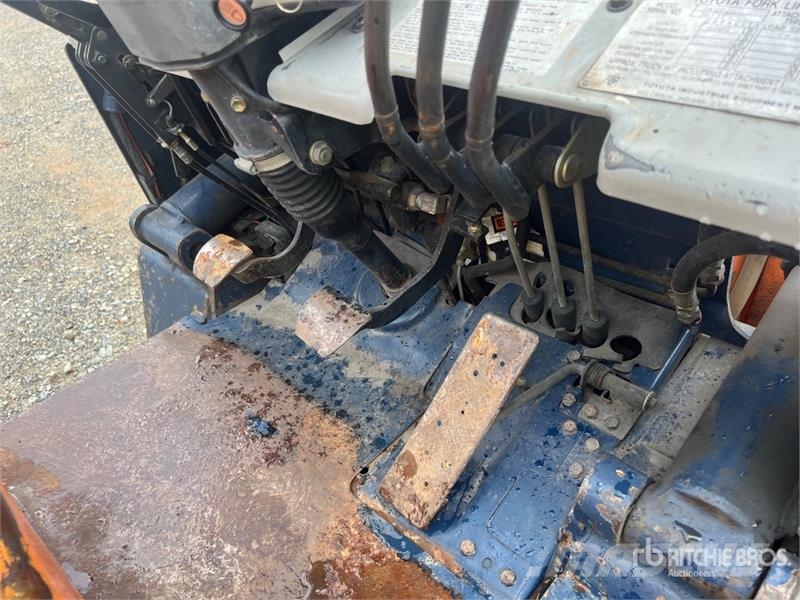 Toyota 5FGC25 4700 lb Cushion Tire Forklift Andere Gabelstapler
