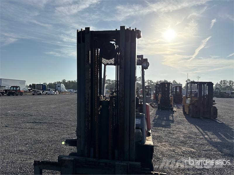 Toyota 6600 lb Forklift Autokrāvēji - citi