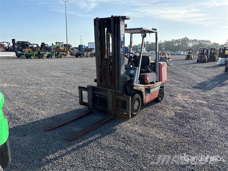 Toyota 6600 lb Forklift Autokrāvēji - citi