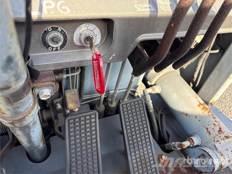 Toyota 6600 lb Forklift Autokrāvēji - citi