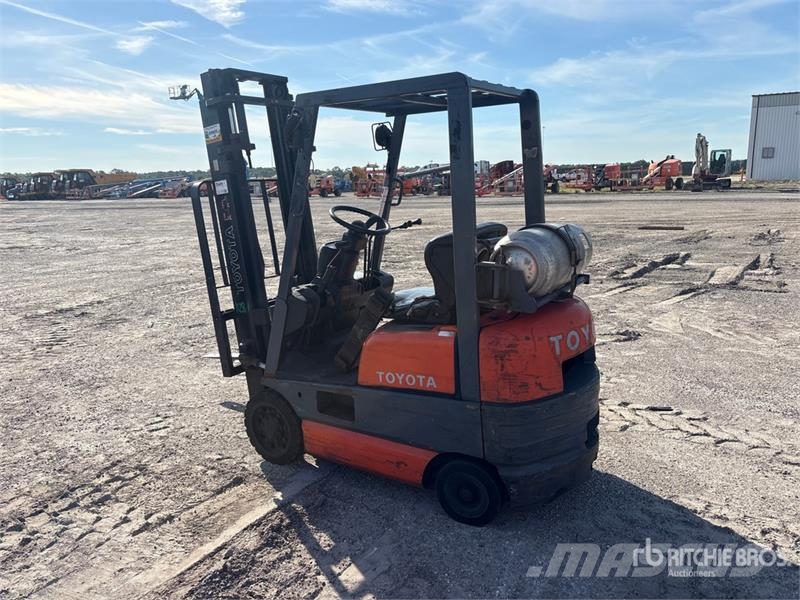 Toyota 6FGCU15 3300 lb Cushion Tire Forklift (Inoperable) Viličarji - drugo