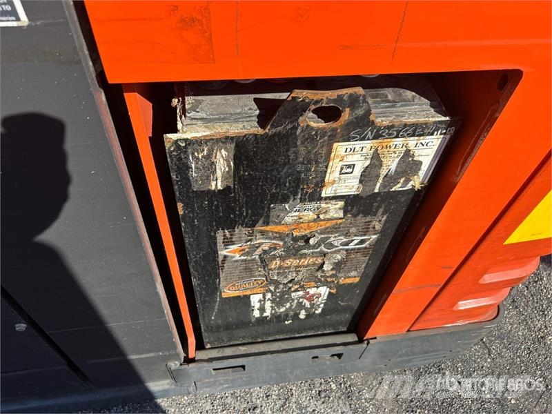 Toyota 7BPUE15 Montacargas recogepedidos de media altura