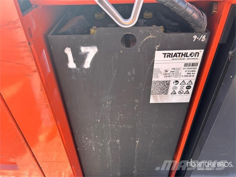 Toyota 7BPUE15 Montacargas recogepedidos de media altura