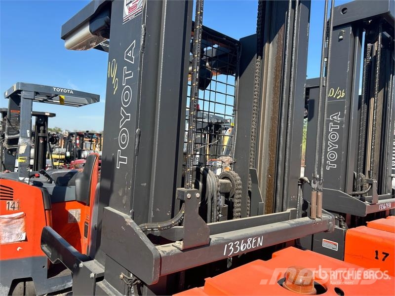 Toyota 7BPUE15 Montacargas recogepedidos de media altura