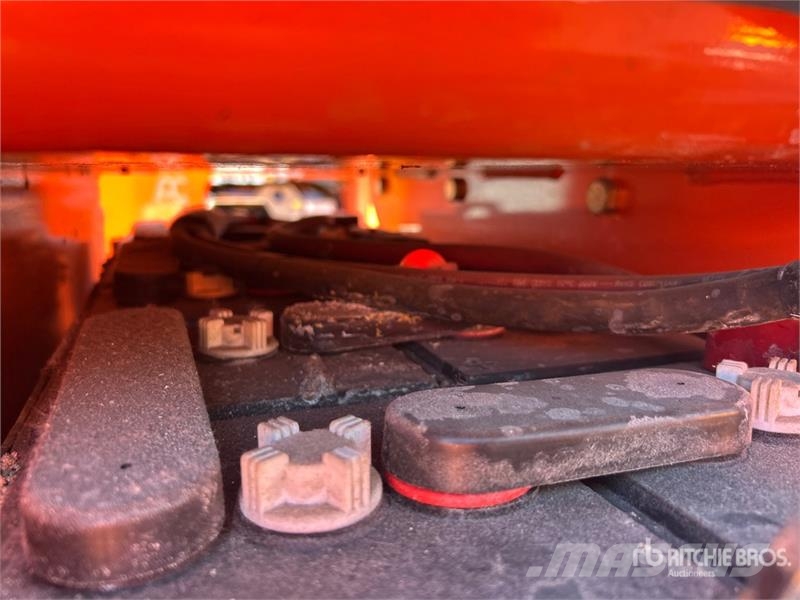 Toyota 7BPUE15 Montacargas recogepedidos de media altura