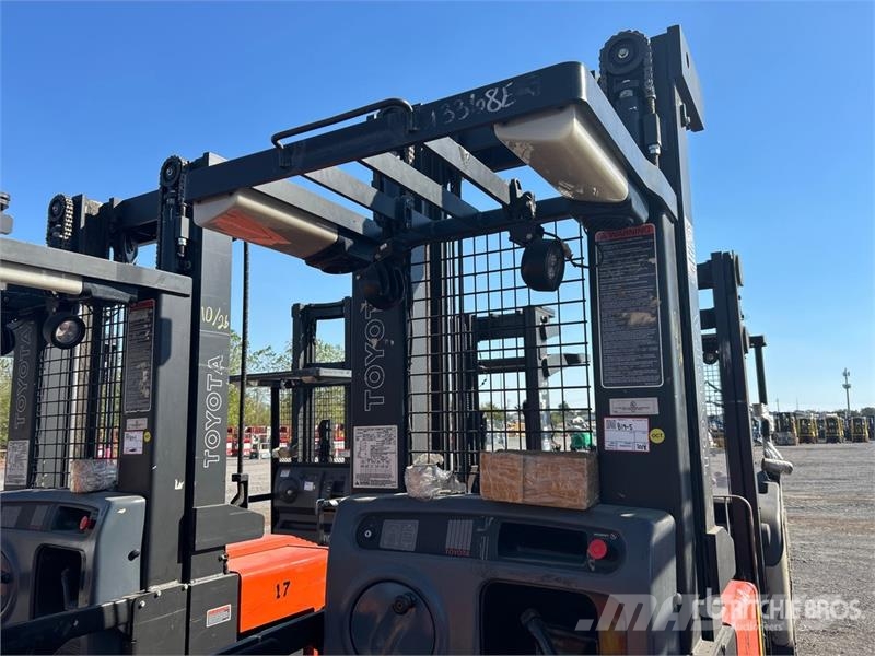 Toyota 7BPUE15 Montacargas recogepedidos de media altura