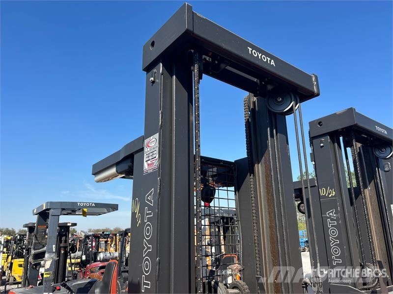 Toyota 7BPUE15 Montacargas recogepedidos de media altura