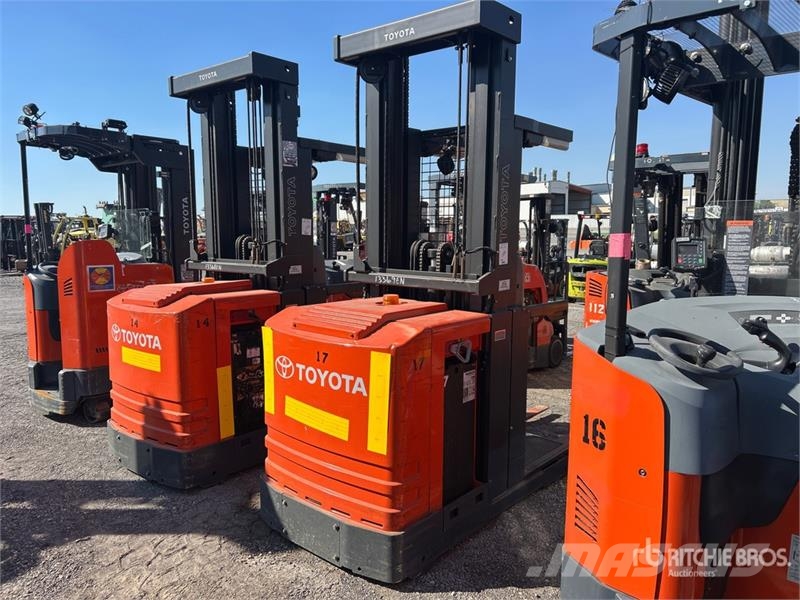 Toyota 7BPUE15 Montacargas recogepedidos de media altura