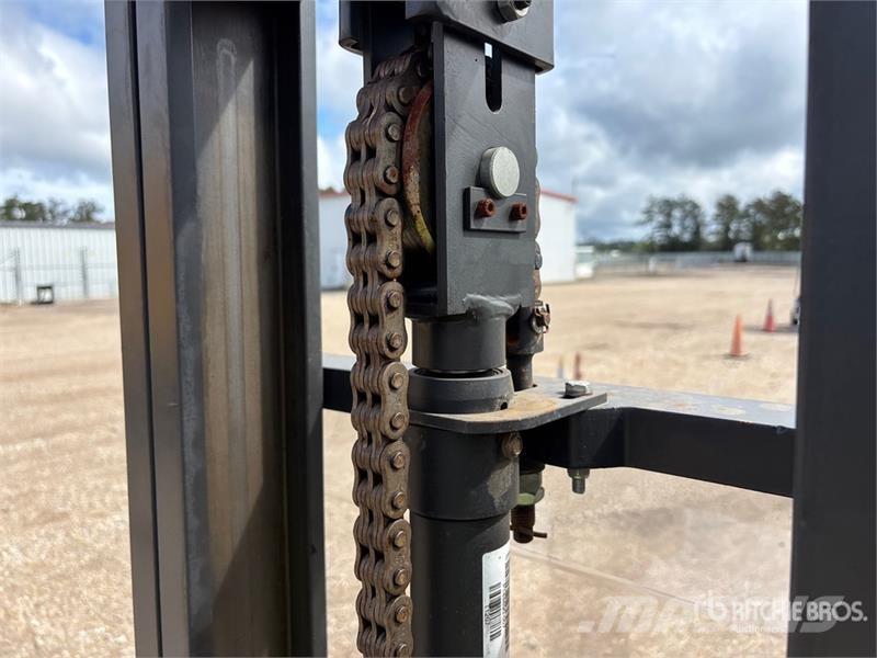 Toyota 7BWS13 2500 lb Walk Behind Electric Forklift (Inop バッテリーフォークリフト
