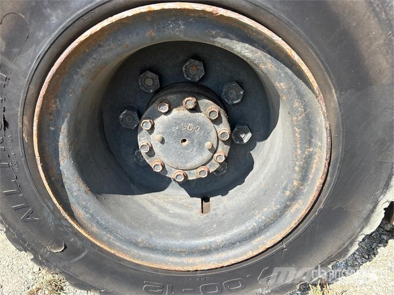 Toyota 7FGCU20 3200 lb Pneumatic Tire Forklift Targoncák-Egyéb