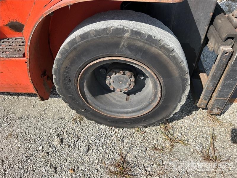 Toyota 7FGCU20 3200 lb Pneumatic Tire Forklift Targoncák-Egyéb
