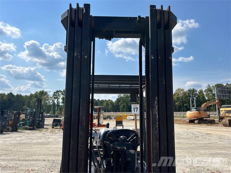 Toyota 7FGCU20 3200 lb Pneumatic Tire Forklift Targoncák-Egyéb