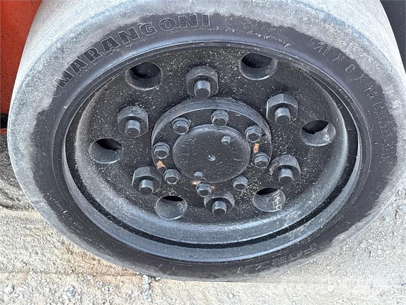 Toyota 7FGCU32 5000 lb Cushion Tire Forklift Viljuškari - ostalo