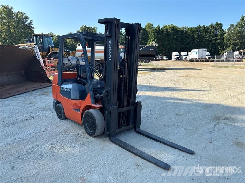 Toyota 7FGCU32 5000 lb Cushion Tire Forklift Viljuškari - ostalo