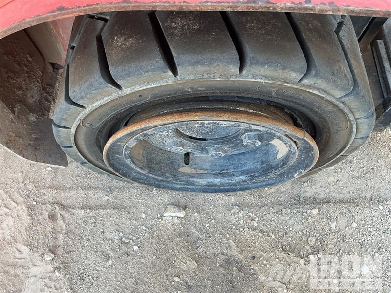 Toyota 7FGU35 7300 lb Pneumatic Tire Forklift 그 외 지게차