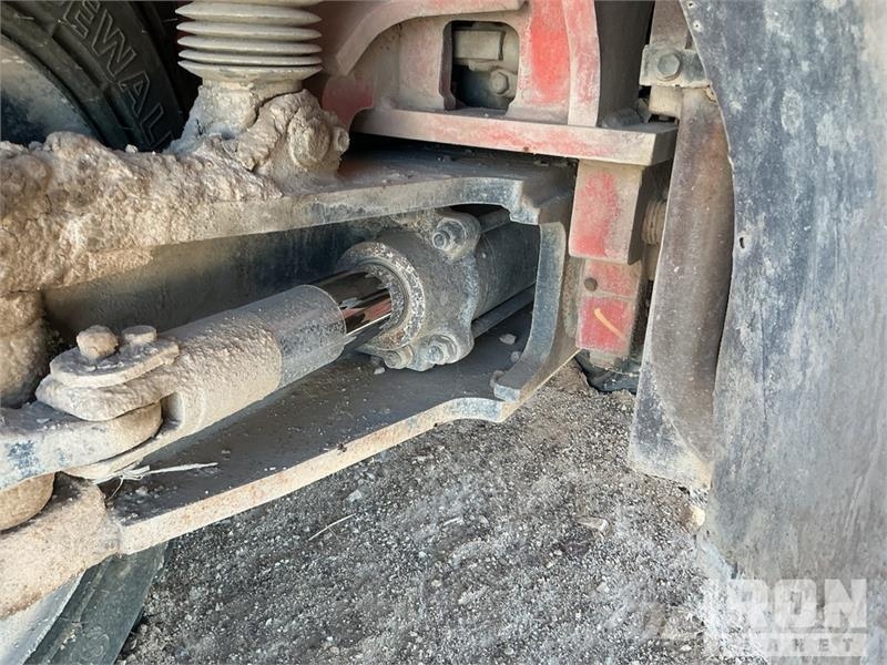 Toyota 7FGU35 7300 lb Pneumatic Tire Forklift 그 외 지게차