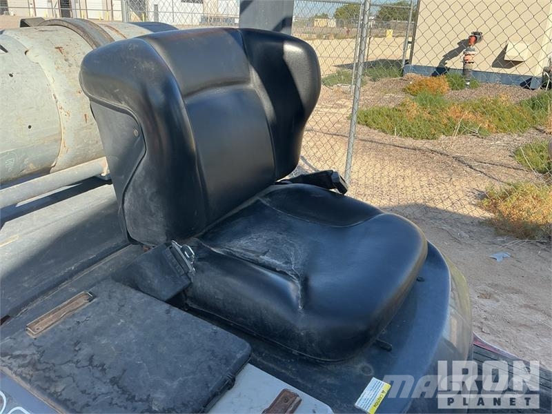 Toyota 7FGU35 7300 lb Pneumatic Tire Forklift 그 외 지게차