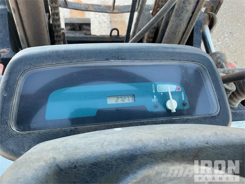 Toyota 7FGU35 7300 lb Pneumatic Tire Forklift 그 외 지게차
