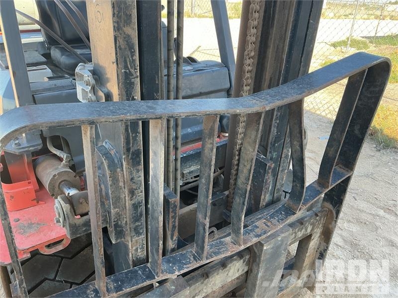 Toyota 7FGU35 7300 lb Pneumatic Tire Forklift 그 외 지게차