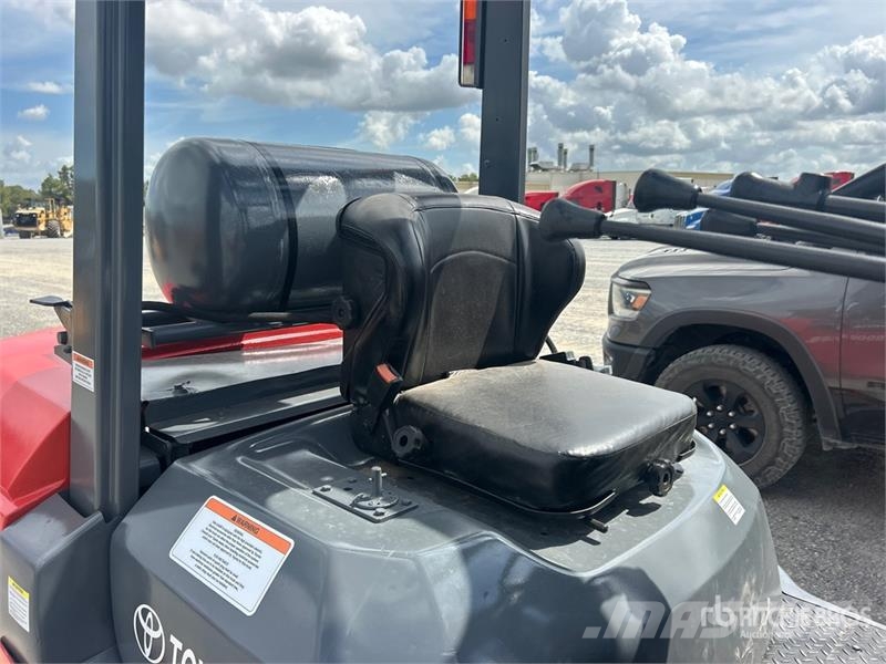 Toyota 8000 lb Pneumatic Tire Forklift Інше