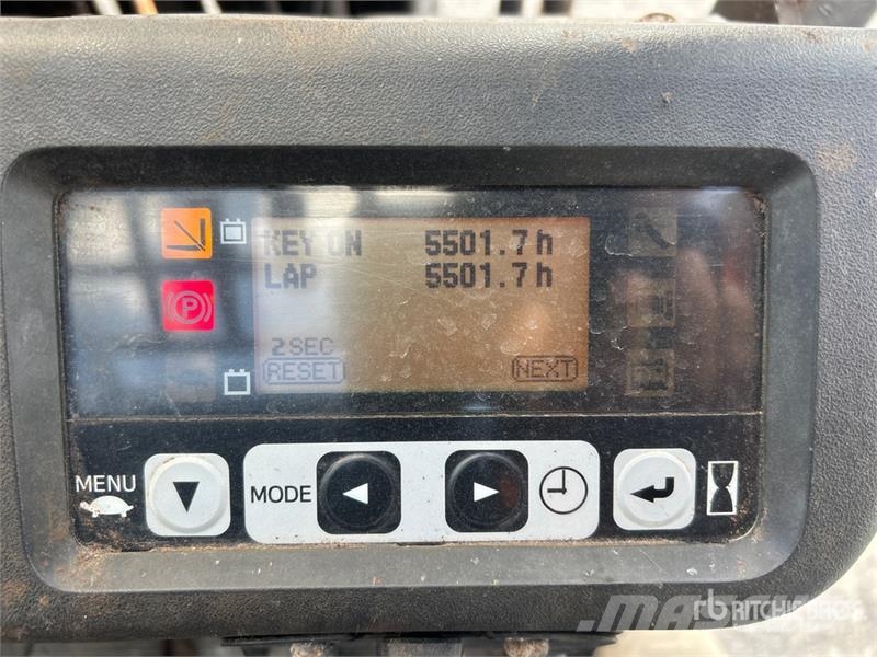 Toyota 8FBE15U 電動堆高機