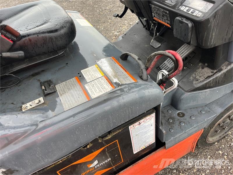 Toyota 8FBE20U 전동 지게차