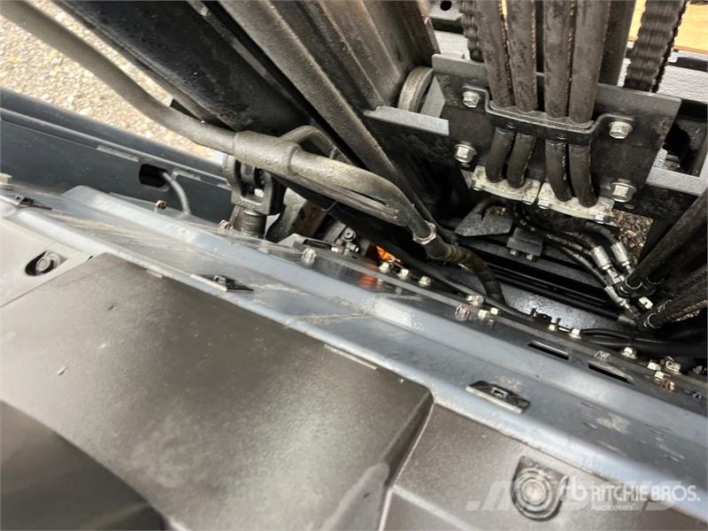 Toyota 8FBE20U 전동 지게차