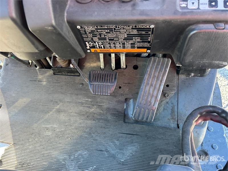 Toyota 8FBE20U 전동 지게차