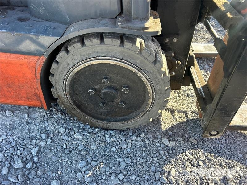 Toyota 8FBE20U 전동 지게차