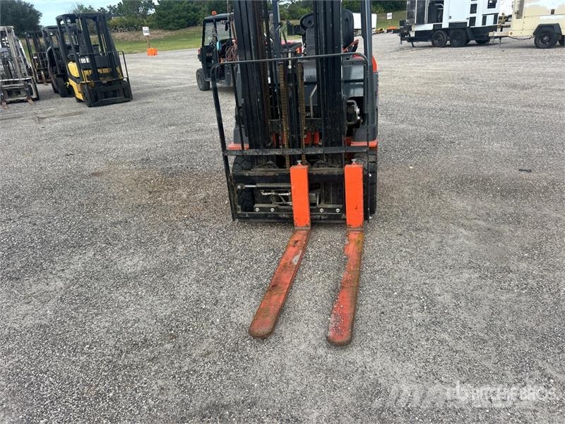 Toyota 8FBH25 4030 lb Electric Forklift 電動堆高機