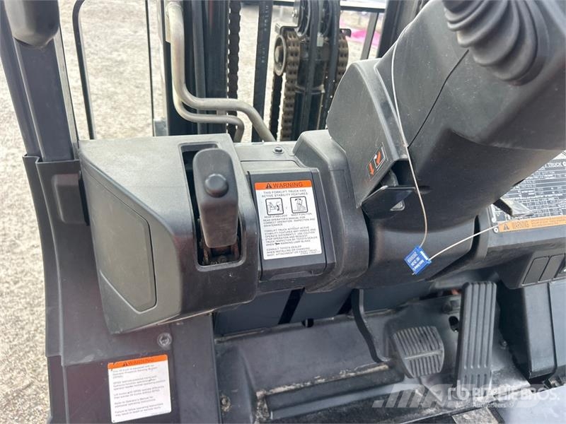 Toyota 8FBH25 4030 lb Electric Forklift 電動堆高機