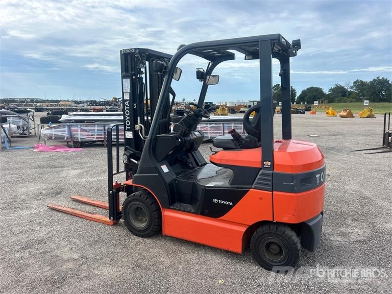 Toyota 8FBH25 4030 lb Electric Forklift 電動堆高機