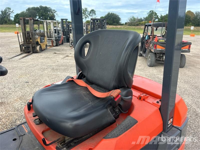 Toyota 8FBH25 4030 lb Electric Forklift 電動堆高機