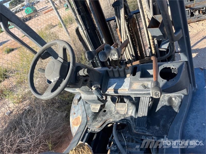 Toyota 8FD 6250 lb Pneumatic Tire Forklift フォークリフト - その他