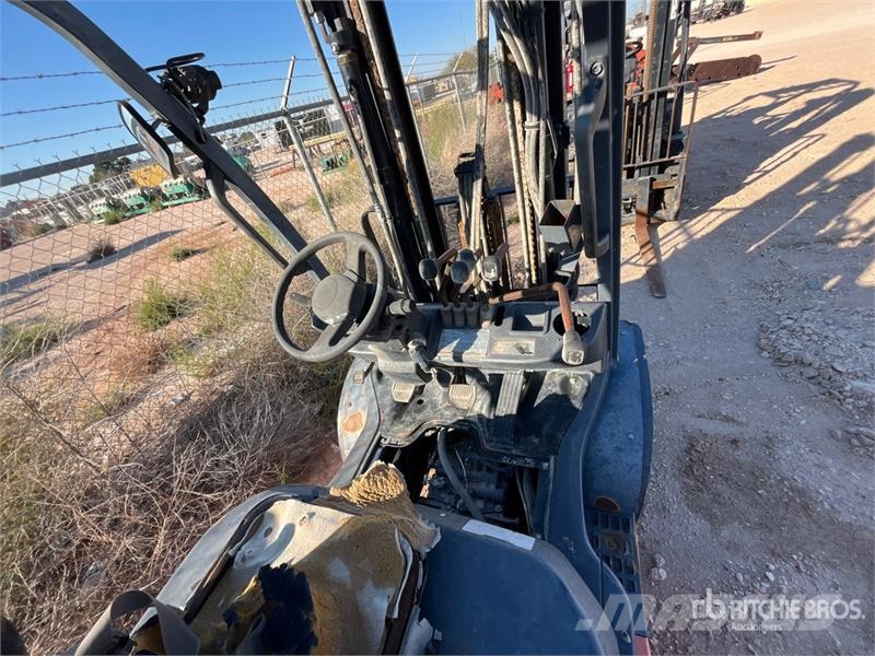 Toyota 8FD 6250 lb Pneumatic Tire Forklift フォークリフト - その他