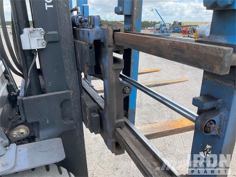 Toyota 8FD35U 6450 lb Cushion Tire Forklift Інше