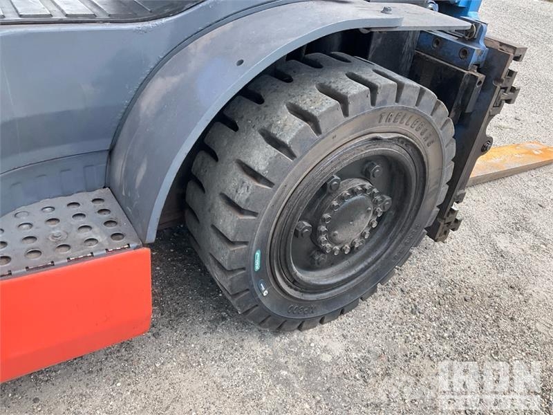 Toyota 8FD35U 6450 lb Cushion Tire Forklift Інше