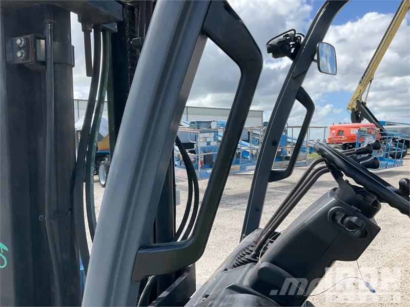 Toyota 8FD35U 6450 lb Cushion Tire Forklift Інше