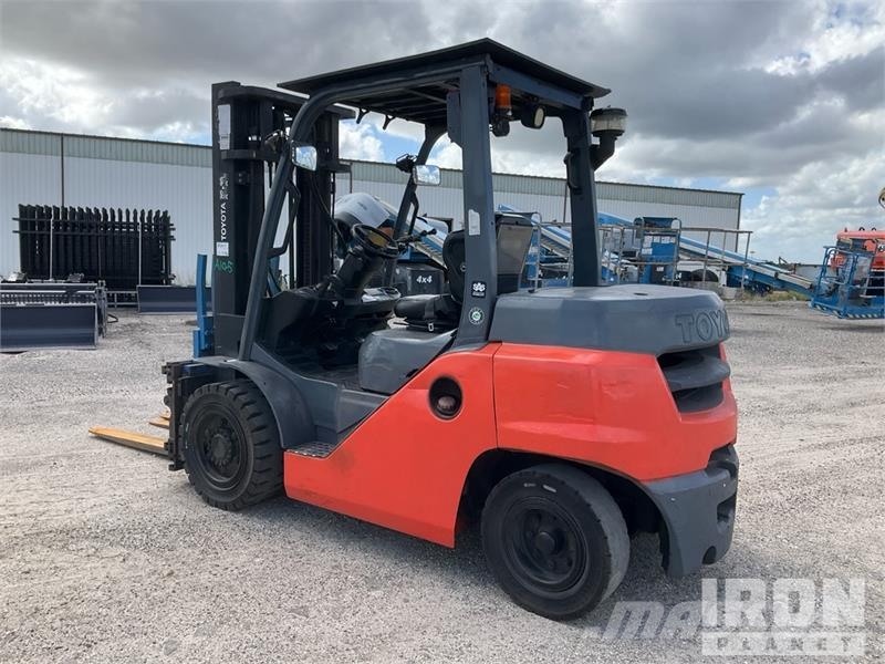 Toyota 8FD35U 6450 lb Cushion Tire Forklift Інше
