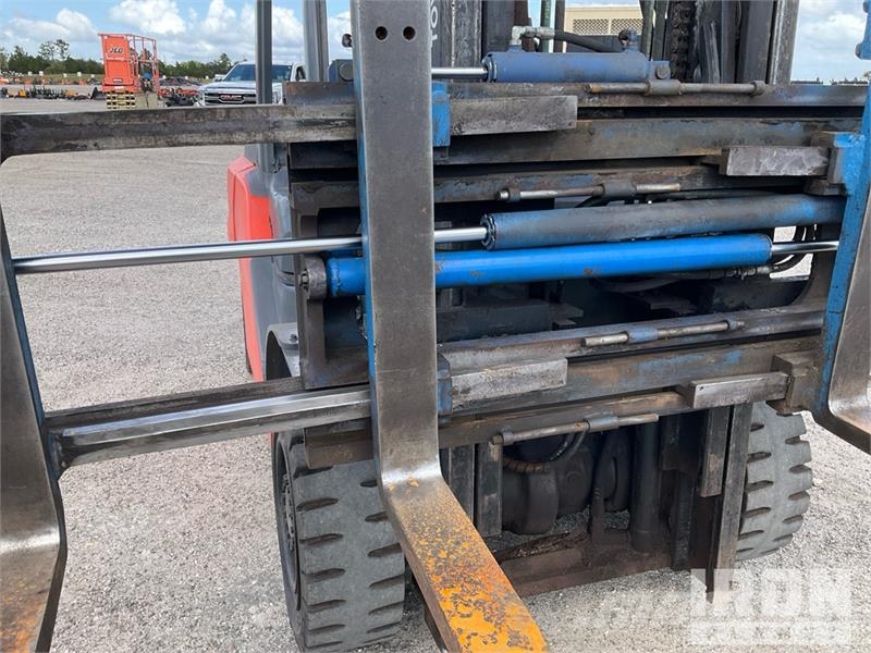 Toyota 8FD35U 6450 lb Cushion Tire Forklift Інше